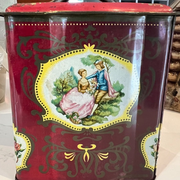 Vintage Cookie/Candy Tin - Picture 1 of 12